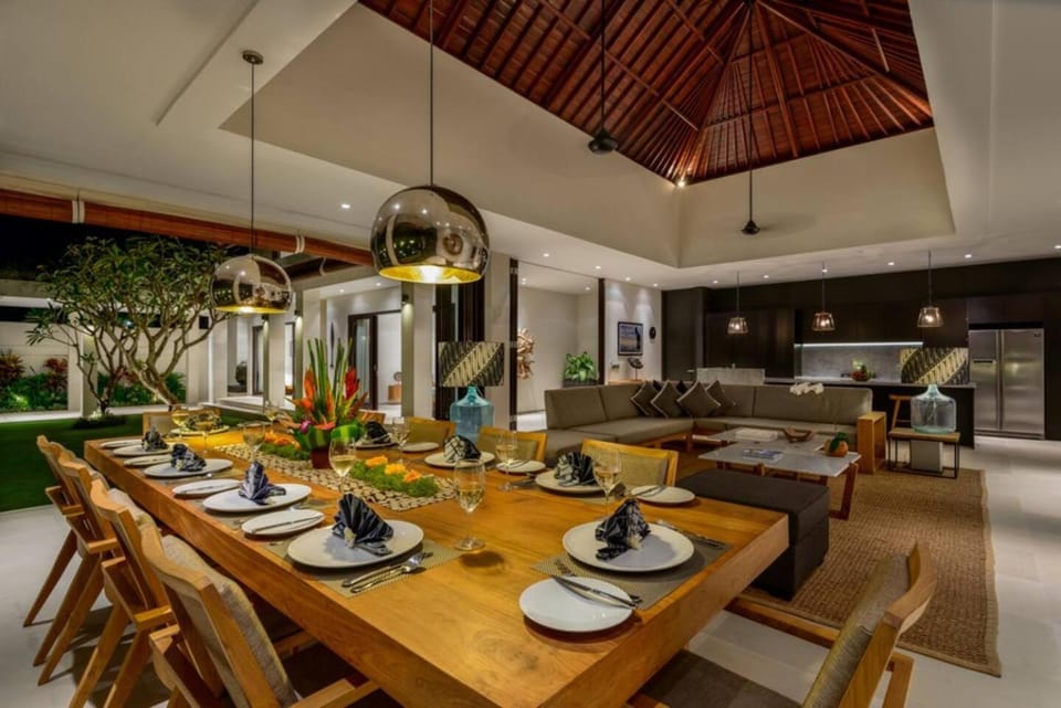 The Maya, Stunning 4BR Family Villa Villa in North Kuta