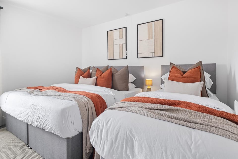 The Cedar - Free Parking, Netflix, Near M1, M69 Apartment in Leicester