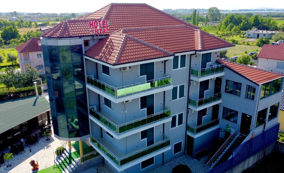 Property building, Bird's eye view, Balcony/Terrace, Balcony/Terrace, Location
