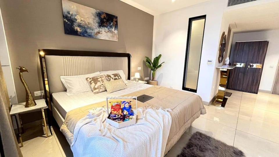 Luxe Jacuzzi Heaven Heights 12th Patio 2 Apartment in Gurugram
