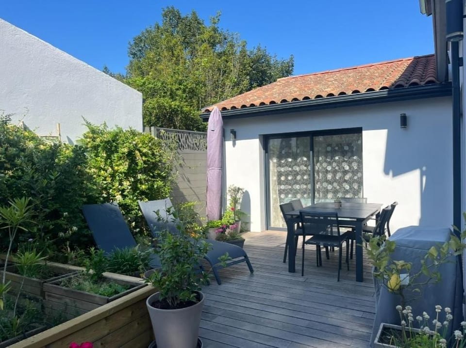Maison proche plages, au calme, piscine et parking House in Anglet