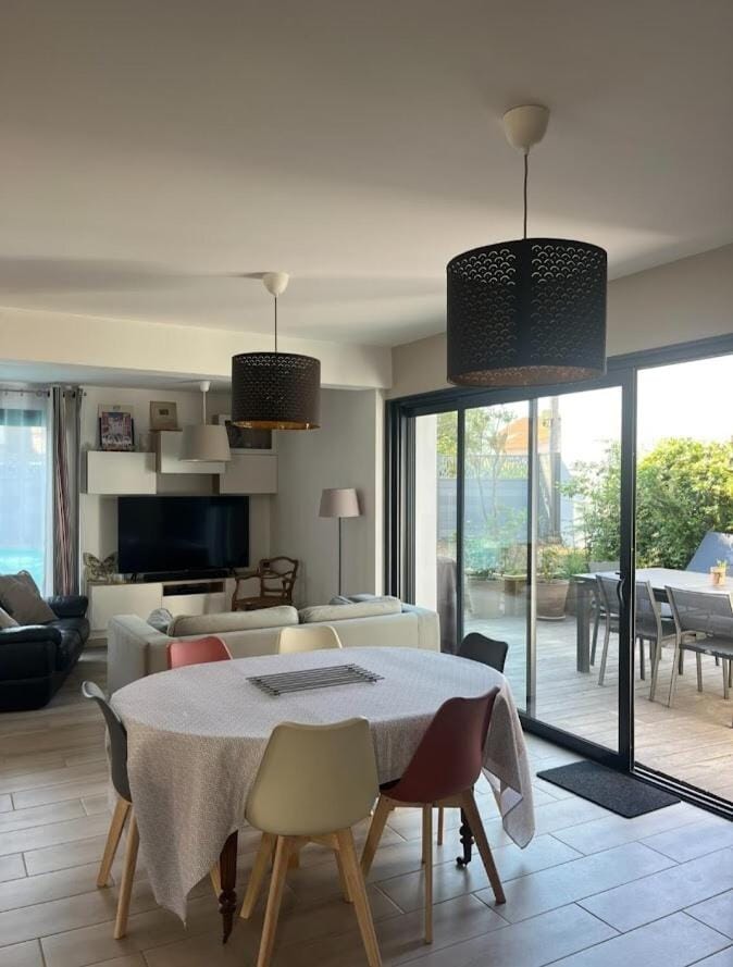 Maison proche plages, au calme, piscine et parking House in Anglet