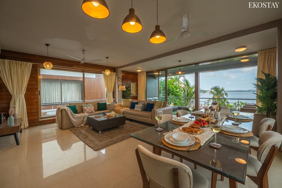 Natural landscape, Living room, Food and drinks, Seating area, Food, Sea view