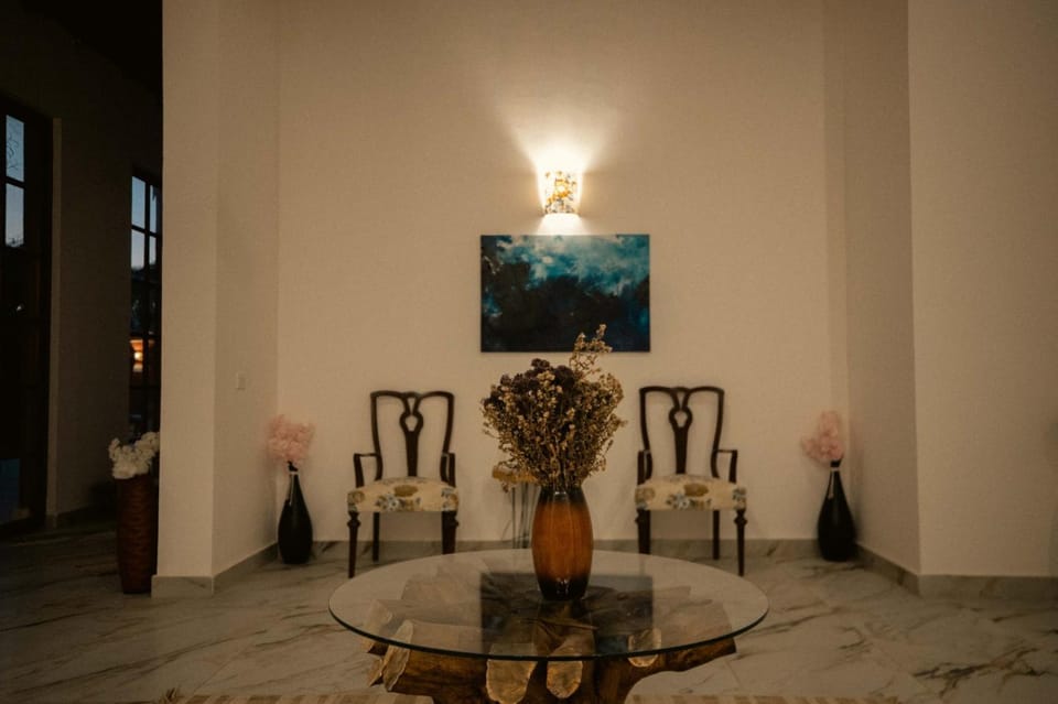 Property building, Seating area