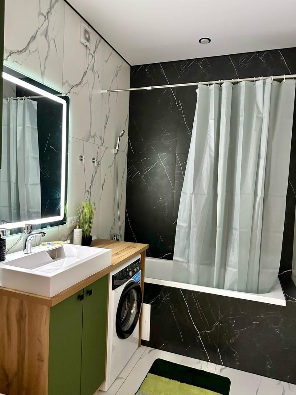 Dastur Lux Cinema Apartment in Kazakhstan