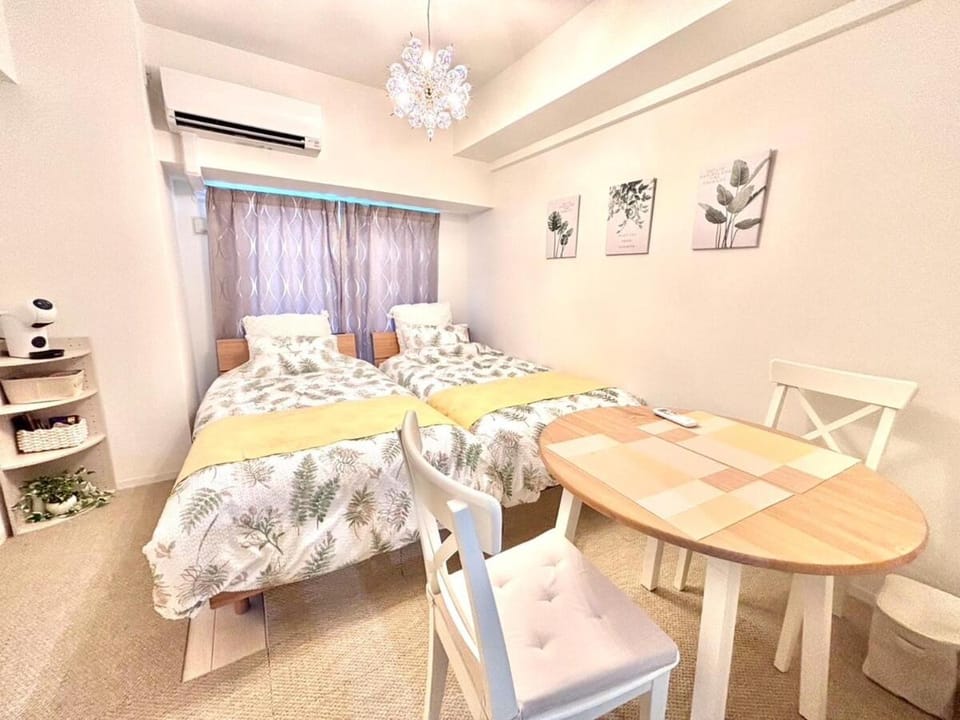 Bed, Living room