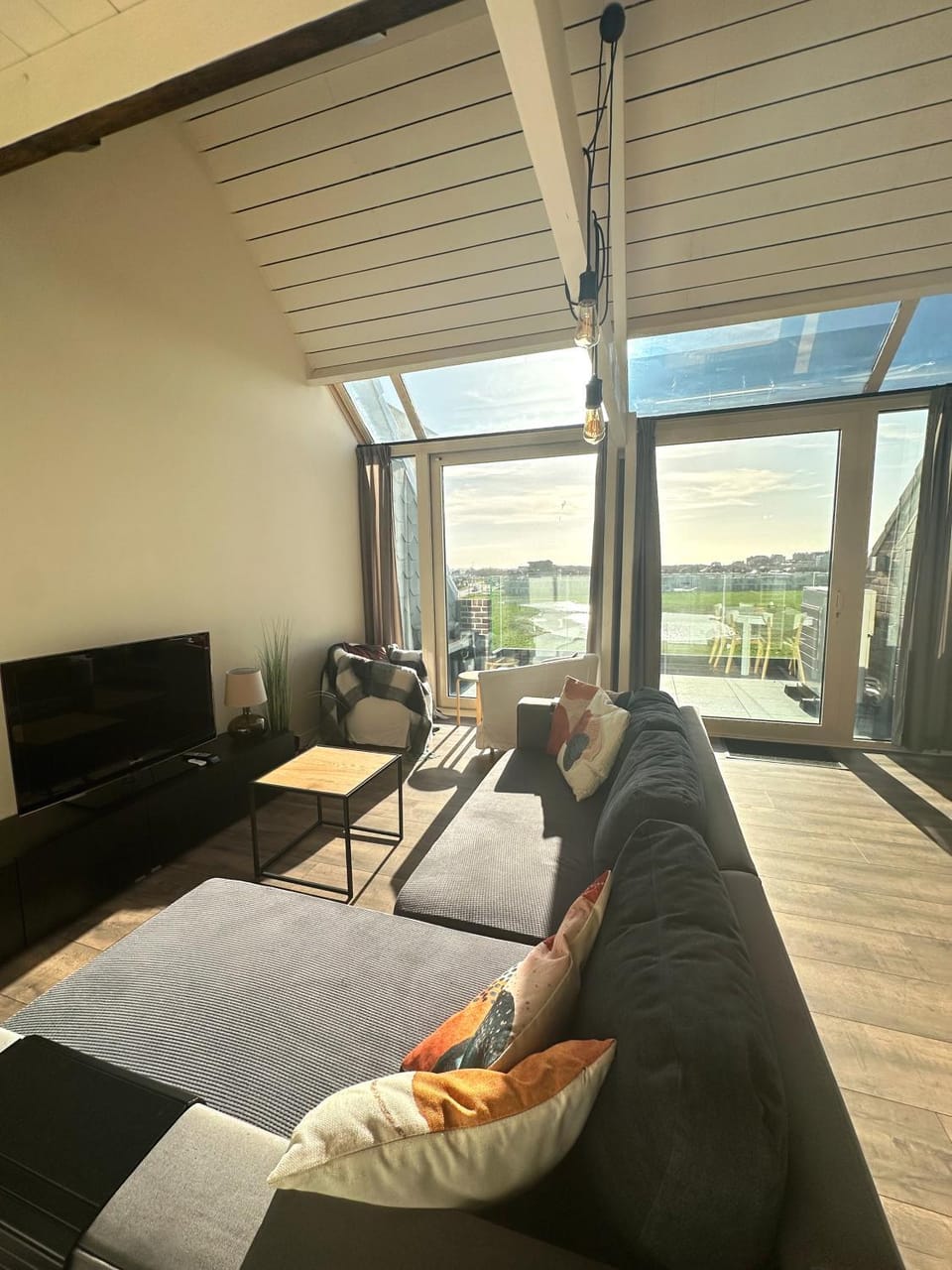 TV and multimedia, View (from property/room), Balcony/Terrace, Living room, Photo of the whole room, Seating area, Evening entertainment