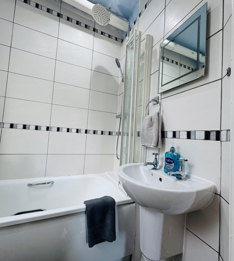 Shower, Bathroom, Bath, towels