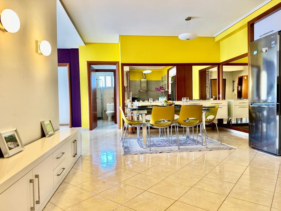 Seating area, Dining area