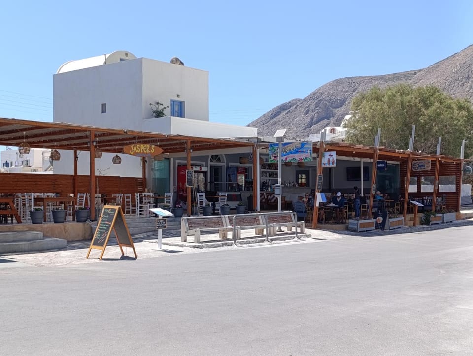 Property building, Restaurant/places to eat