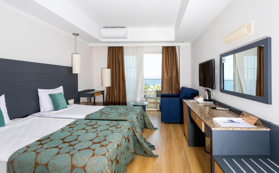 Bed, TV and multimedia, Bedroom, air conditioner