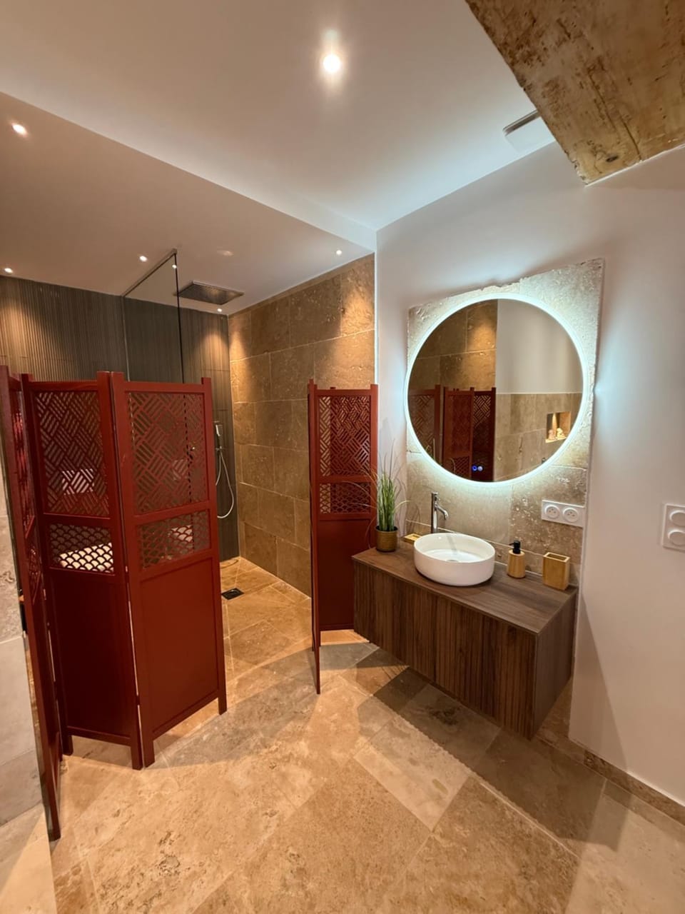 Suite Luxe Balnéo Bed and Breakfast in Occitanie