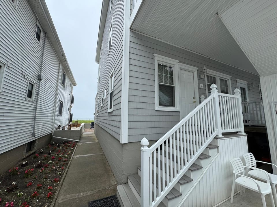 The Beach House Hotel in Old Orchard Beach