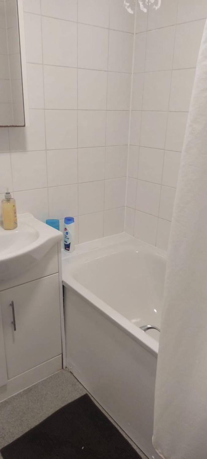 Bathroom, Internal: Not applicable to any particular room