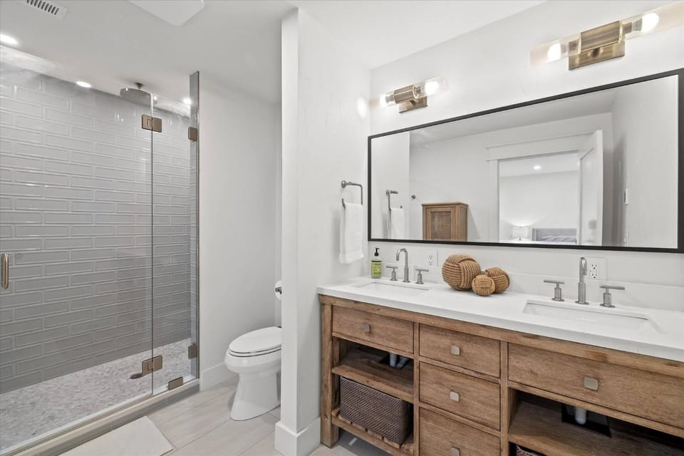 Shower, Bathroom, Spa and wellness centre/facilities