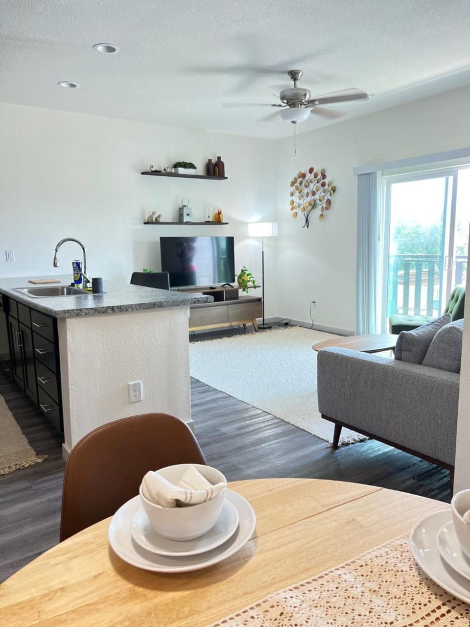 Living room, Dining area