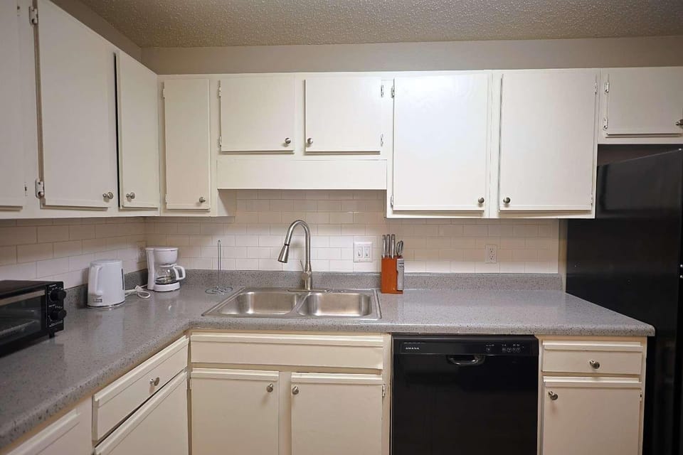 Northtown Apartments 10A I Spacious 1 Bed 1 Bath Apartment in Flowood