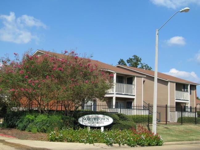 Northtown Apartments 10A I Spacious 1 Bed 1 Bath Apartment in Flowood