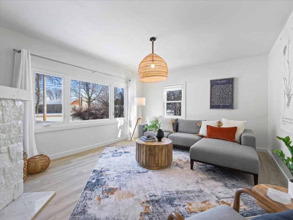 TV and multimedia, Living room, Seating area