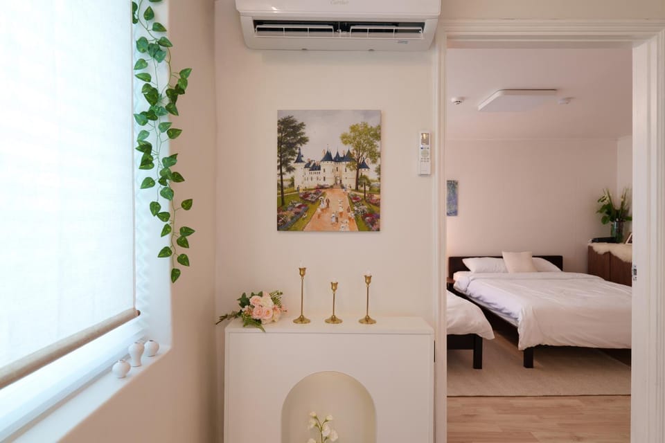 Living room, air conditioner