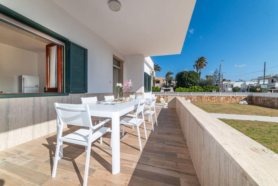 Villetta-Pina-50-metri-da-spiaggia-sabbia-parcheggio Villa in Province of Taranto