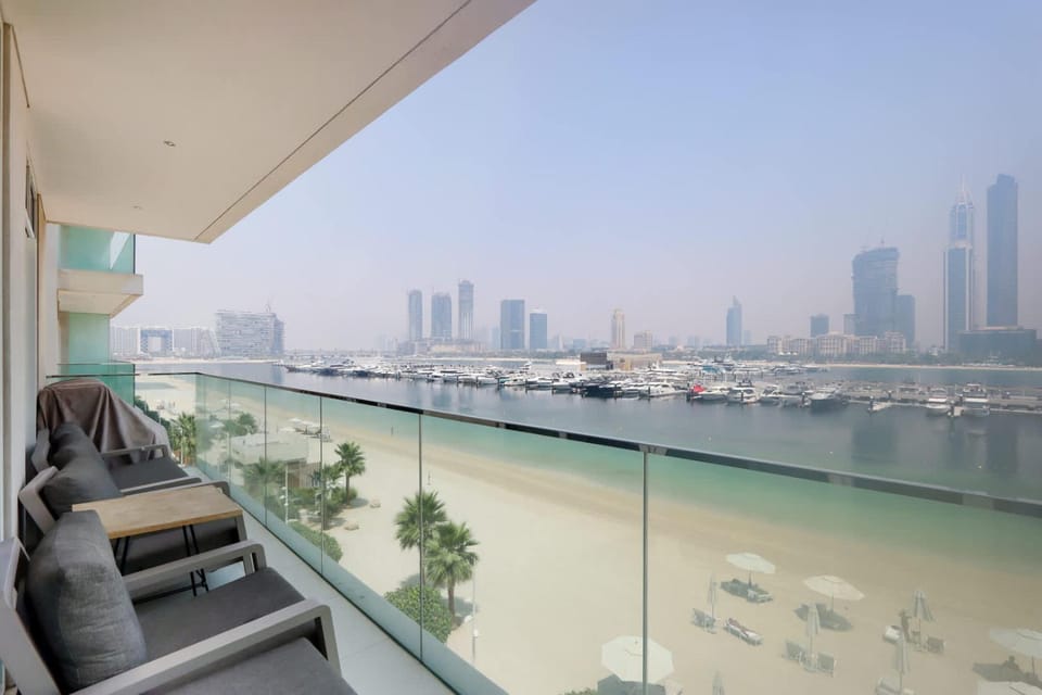Day, View (from property/room), Balcony/Terrace, Seating area, City view, Sea view