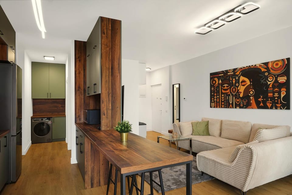 TV and multimedia, Kitchen or kitchenette, Living room, Seating area, Dining area