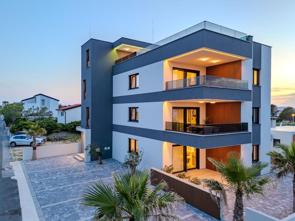 Property building, Neighbourhood, Street view, Parking