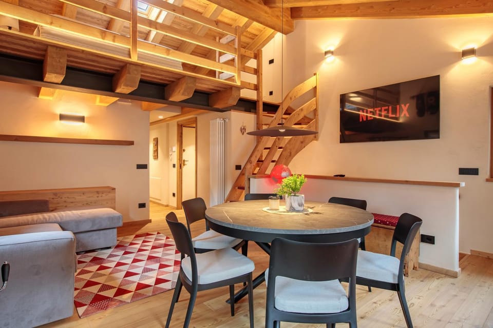 TV and multimedia, Living room, Dining area