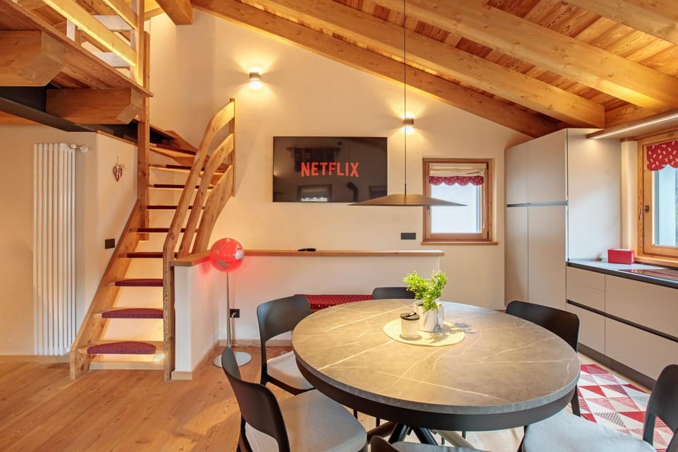 TV and multimedia, Dining area