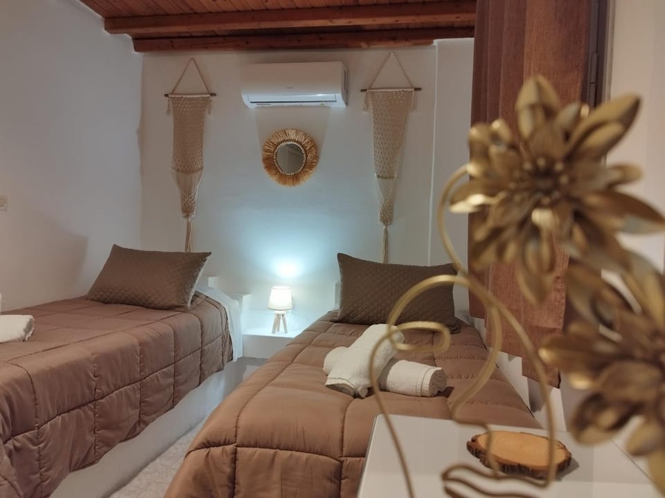 MMrooms Μονά κρεβάτια 2ος όροφος Campground/ 
RV Resort in Decentralized Administration of the Aegean