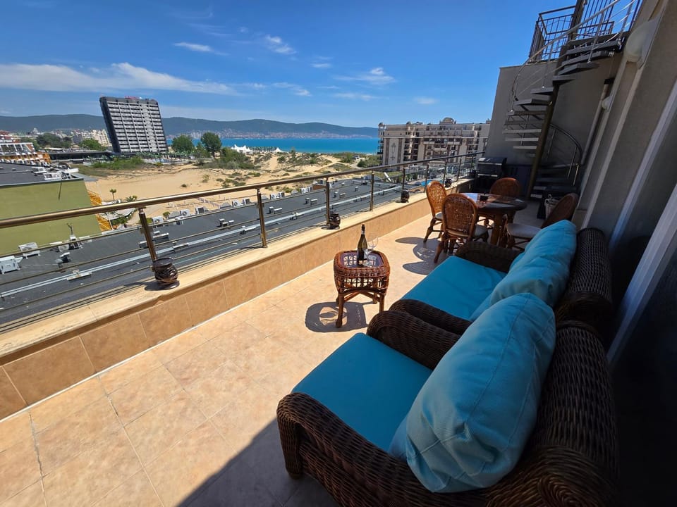 View (from property/room), Balcony/Terrace, Sea view