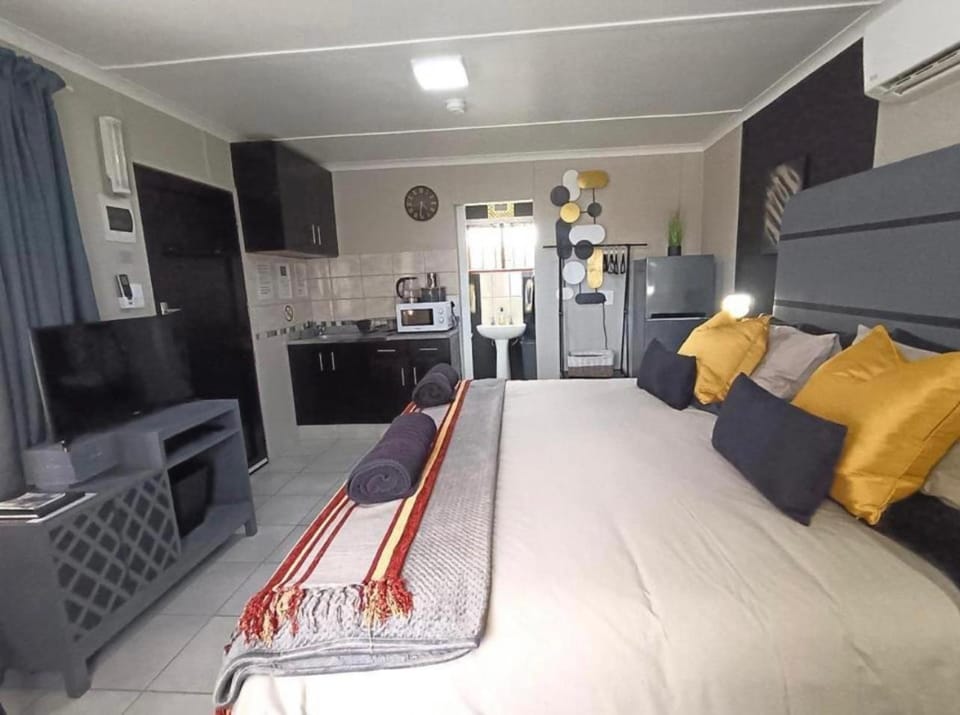 The Wooden Retreat Apartment in Margate