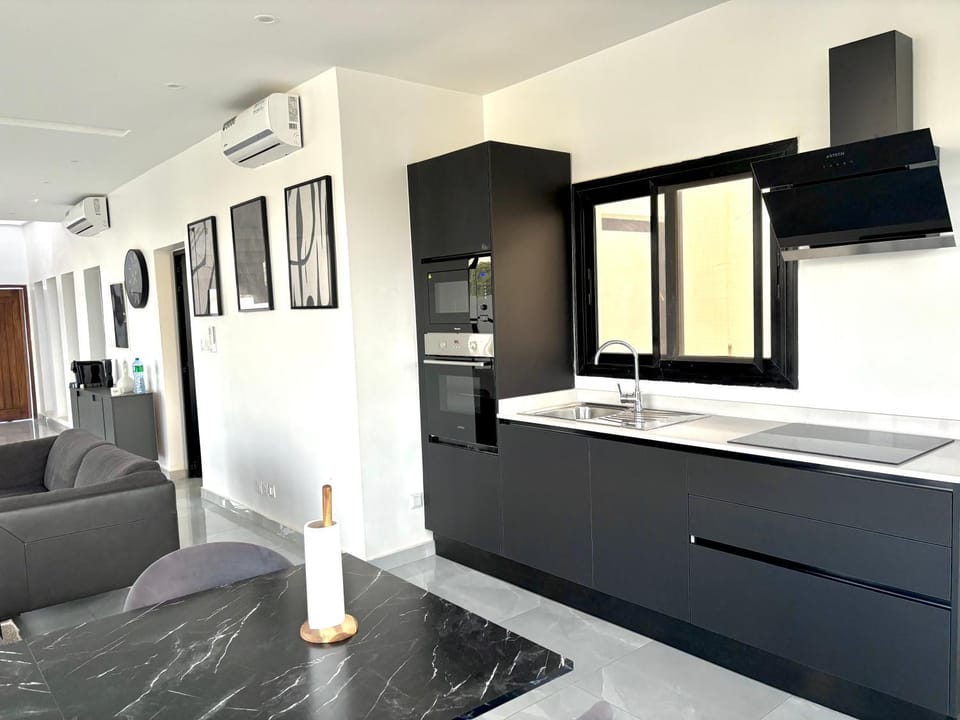 Kitchen or kitchenette, Seating area