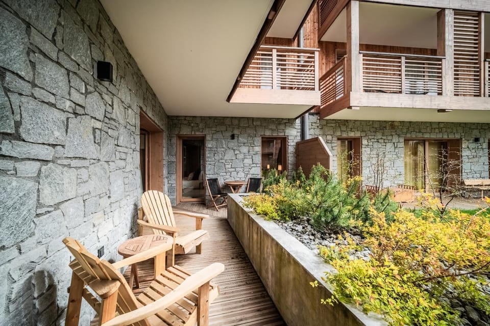 Patio, Day, Balcony/Terrace, Garden view