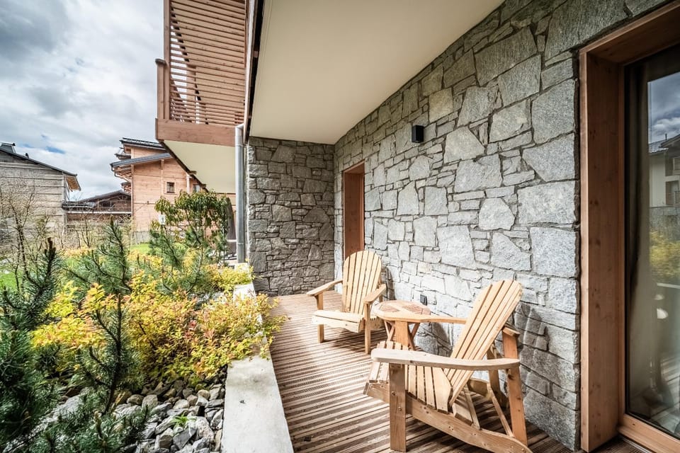 Patio, Day, Garden, Balcony/Terrace, Seating area, Garden view