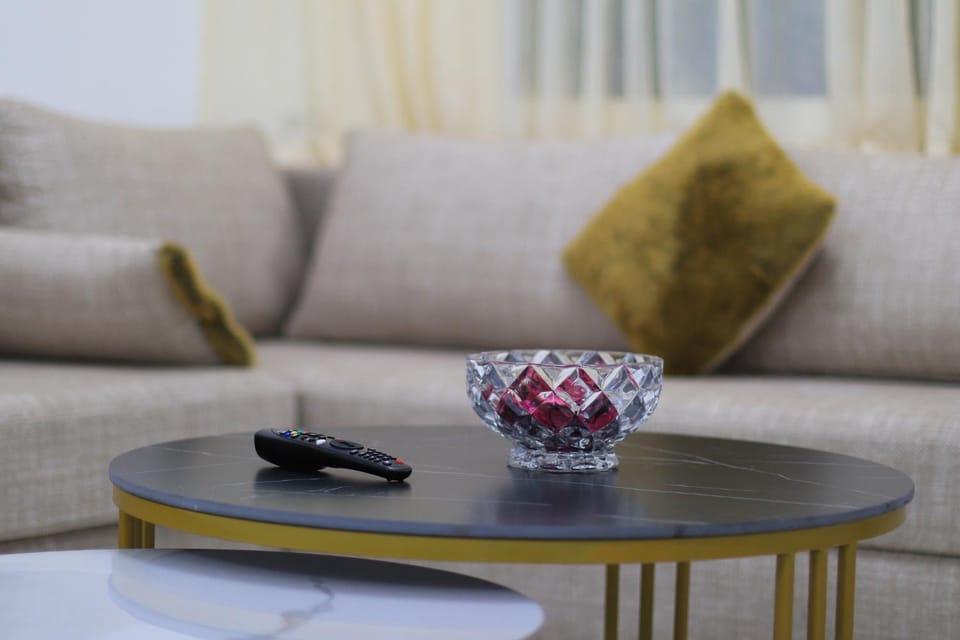 Coffee/tea facilities, Living room, Decorative detail, Seating area