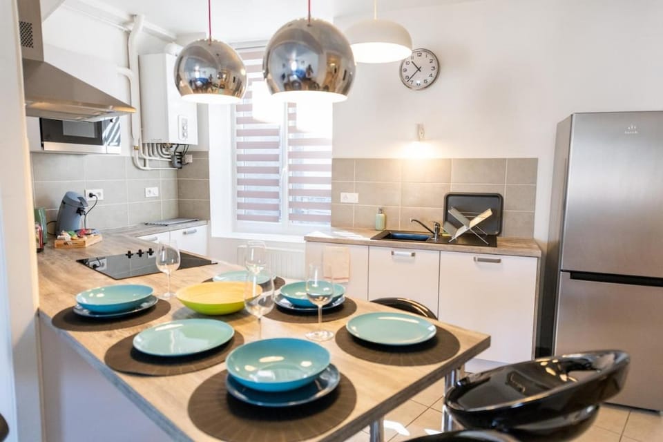 KASA ZAMBEZE - Spacious - Equipped - Wi-Fi Apartment in Saint-Étienne