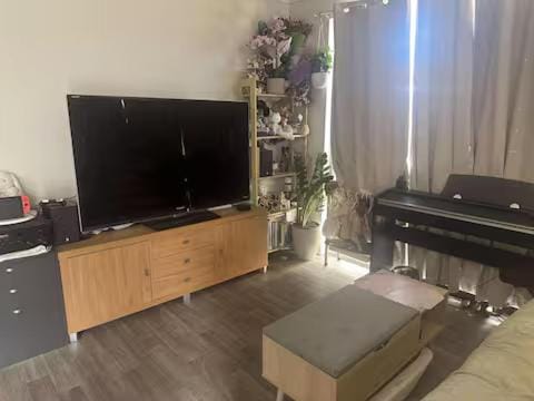 Master room with private bathroom and AC Vacation rental in Bentley