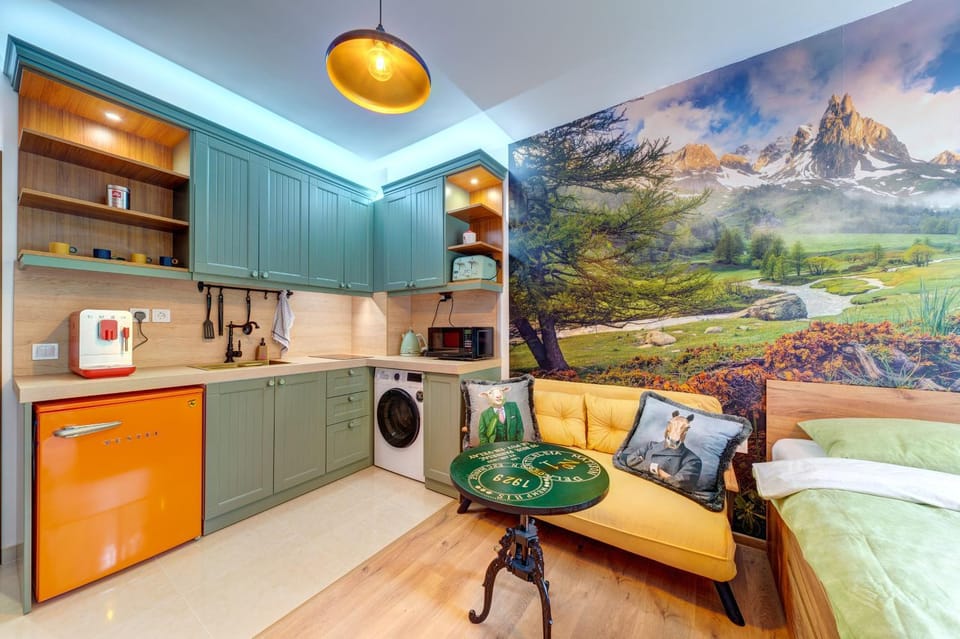 Kitchen or kitchenette, Living room