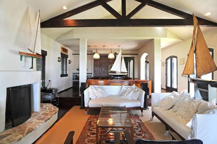 Bluffside Cove by Rove Travel - Villa with Pool & Sauna House in Shelter Island