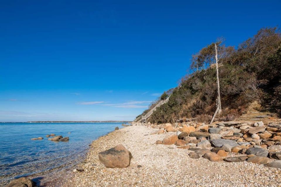 Bluffside Cove by Rove Travel - Villa with Pool & Sauna House in Shelter Island