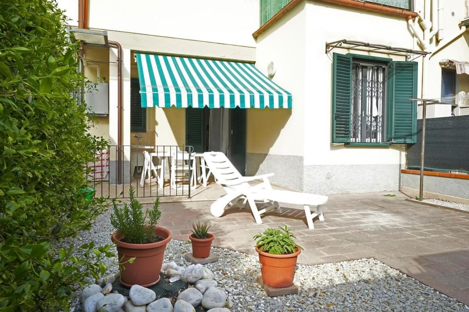 Property building, Patio, Garden