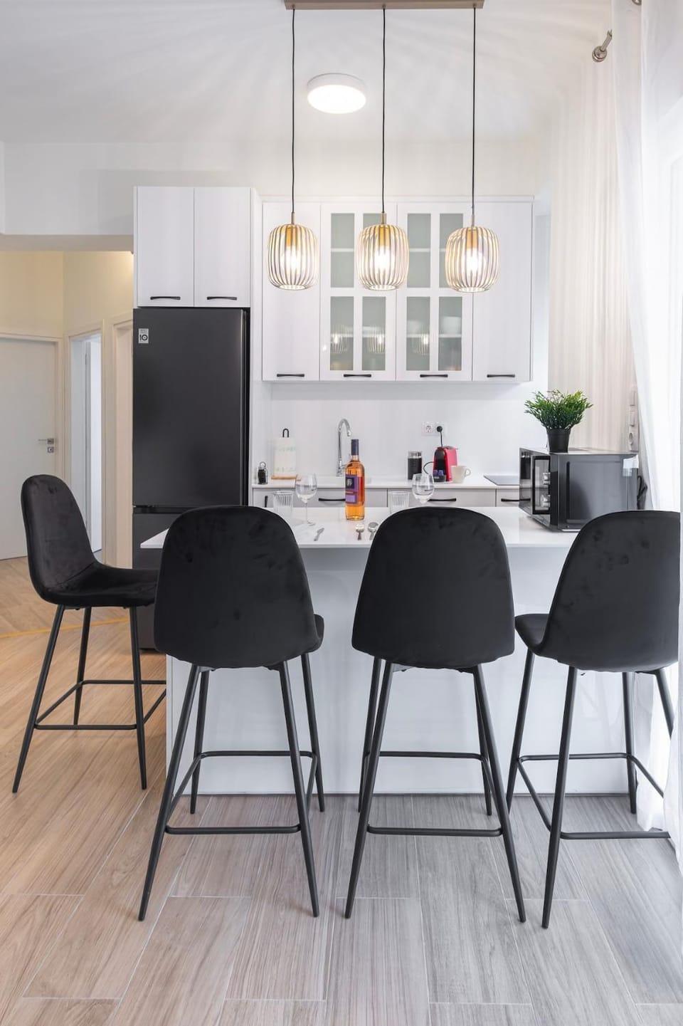 Koukaki 2BR Apt with Balcony, Walk to Acropolis Apartment in Kallithea