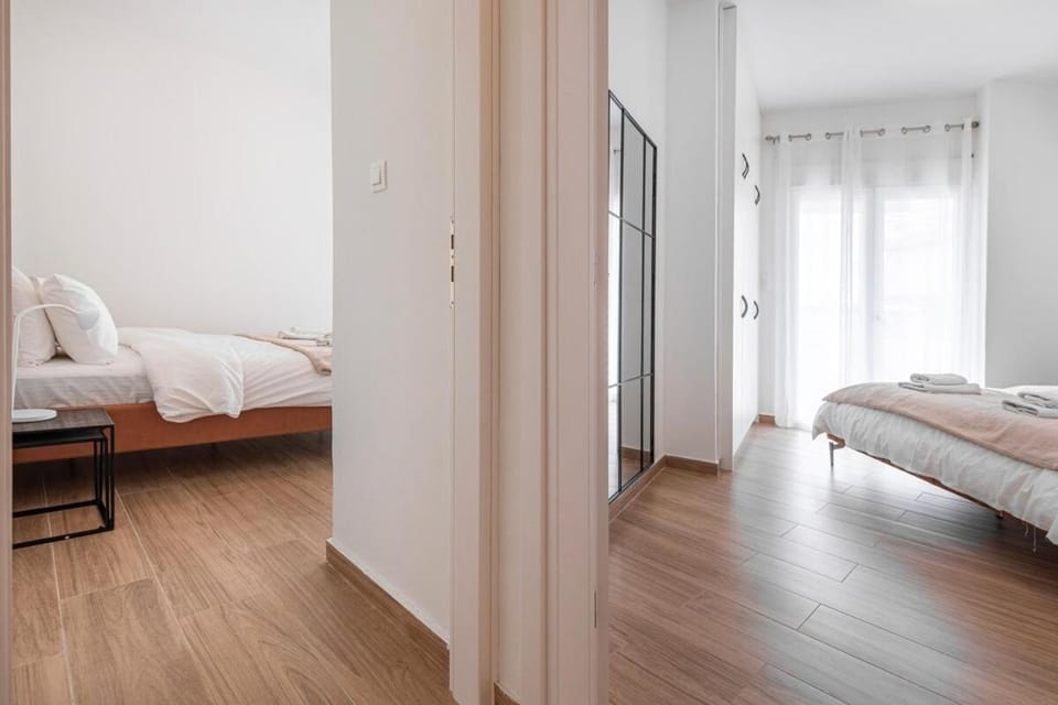 Koukaki 2BR Apt with Balcony, Walk to Acropolis Apartment in Kallithea