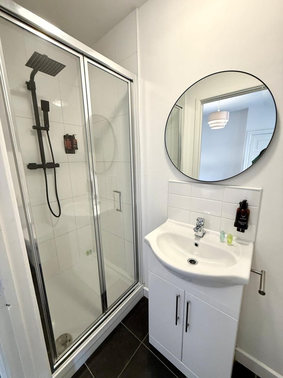 Shower, Bathroom, towels