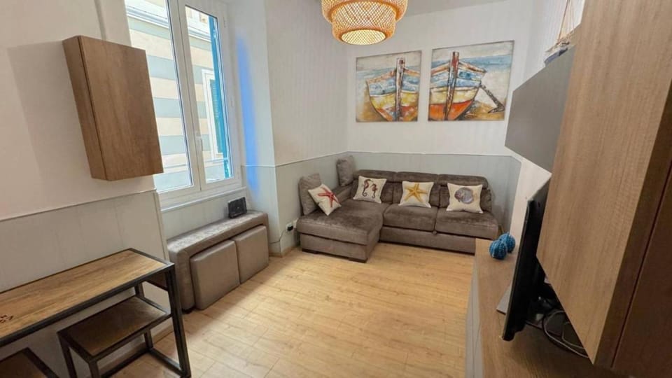 Living room, Seating area, wardrobe