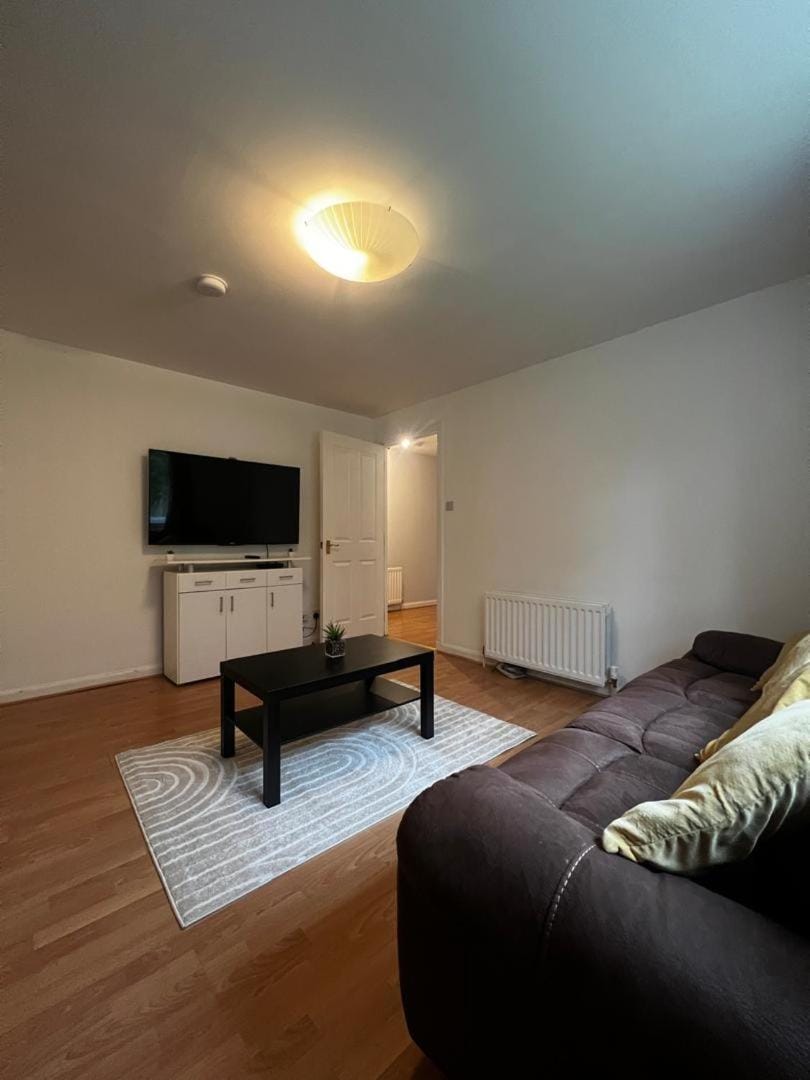 Lovely 2 bedroom Back Hilton near PJ Live Apartment in Aberdeen