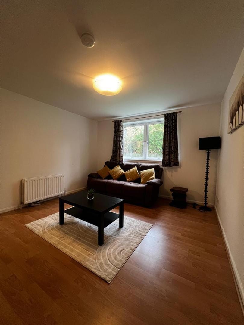 Lovely 2 bedroom Back Hilton near PJ Live Apartment in Aberdeen