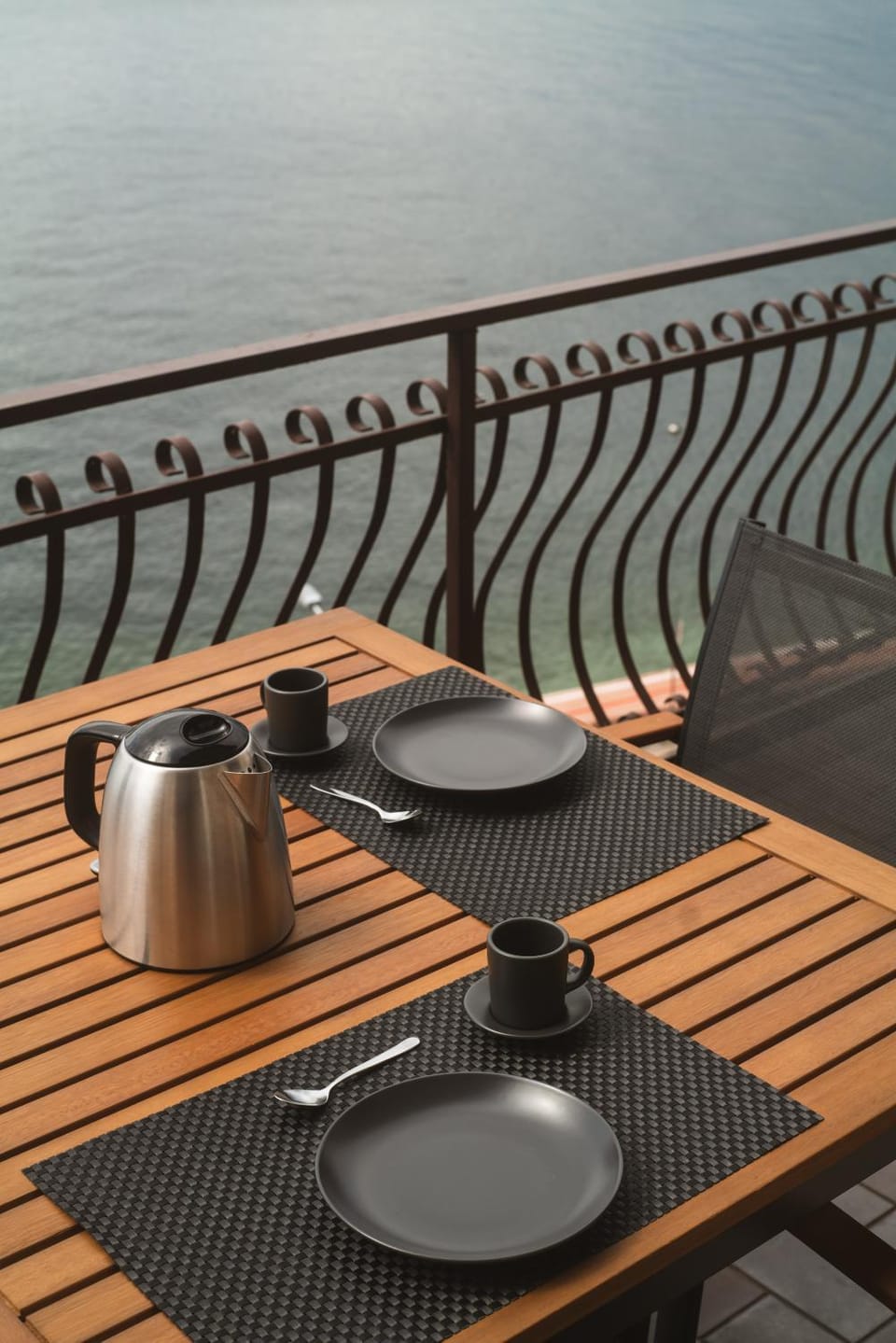 Coffee/tea facilities, Balcony/Terrace, Lake view